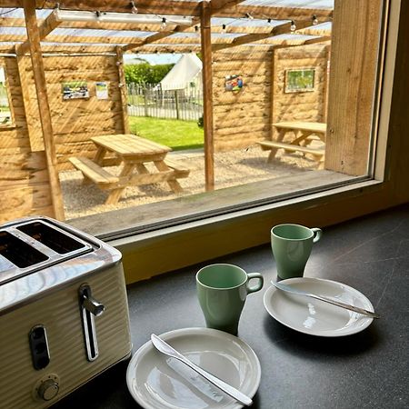 Carrowmena School House & Glamping Hotel Limavady Bagian luar foto